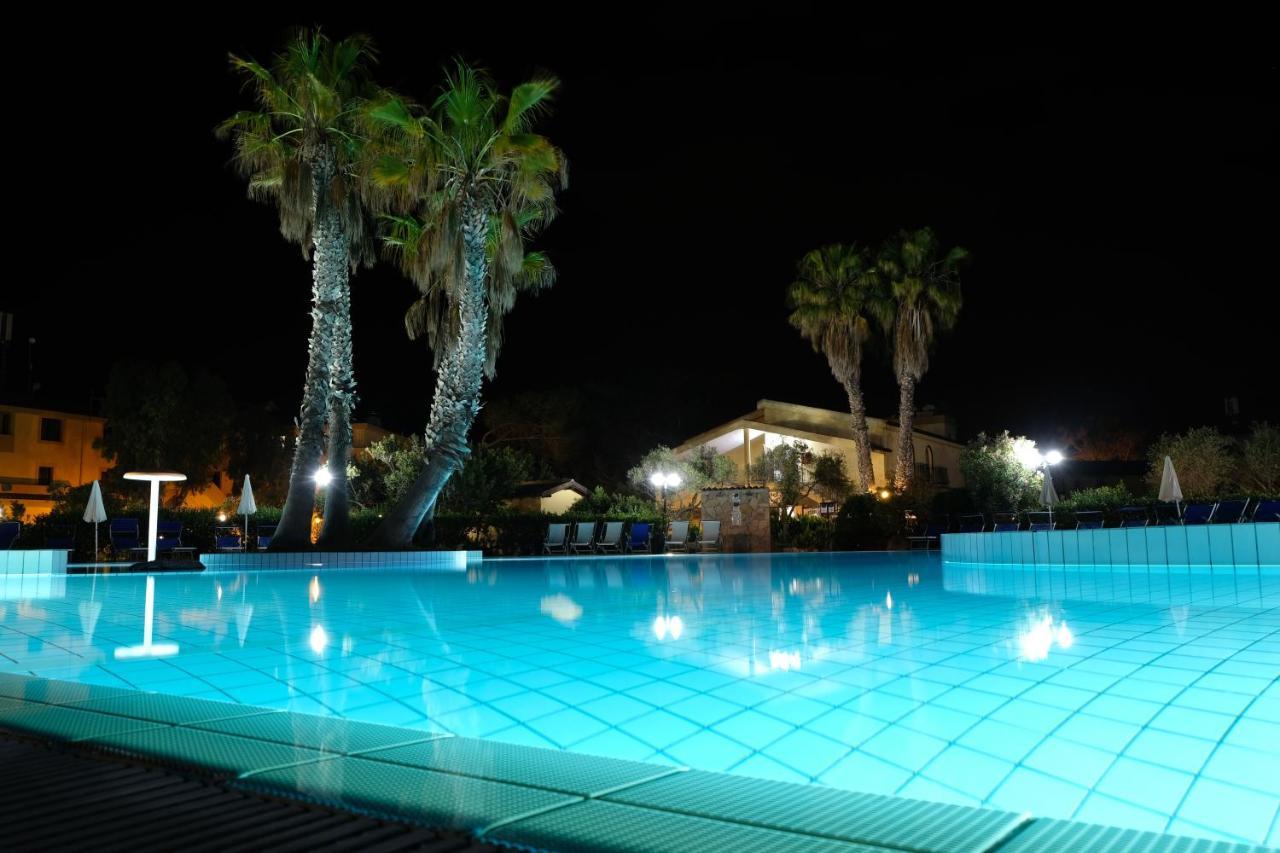 Horse Country Resort Congress & Spa - Hotel Ribot アルボレーア エクステリア 写真