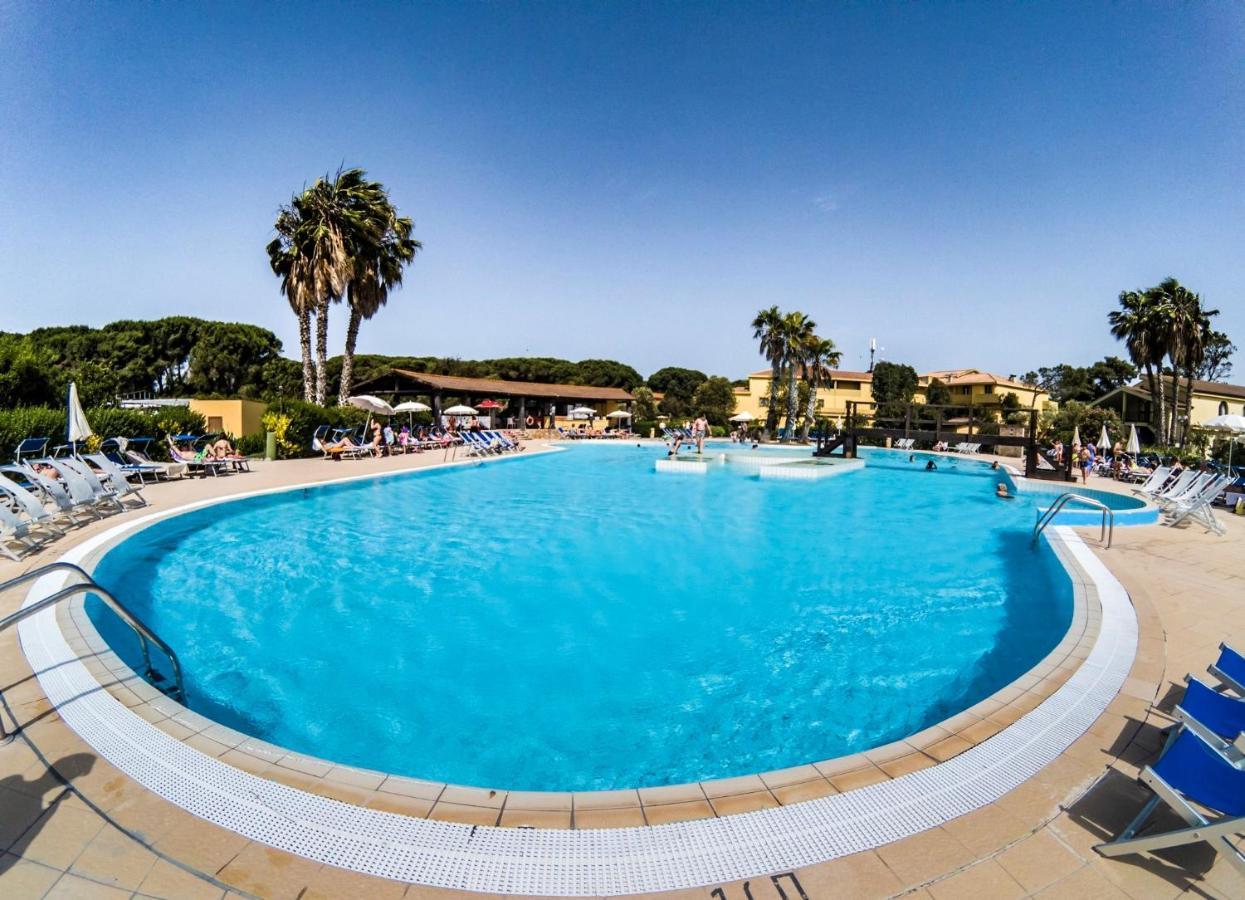 Horse Country Resort Congress & Spa - Hotel Ribot アルボレーア エクステリア 写真