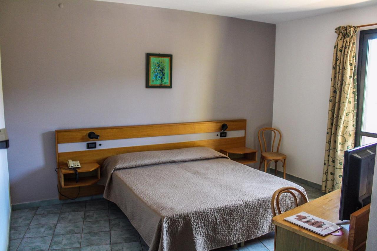 Horse Country Resort Congress & Spa - Hotel Ribot アルボレーア エクステリア 写真