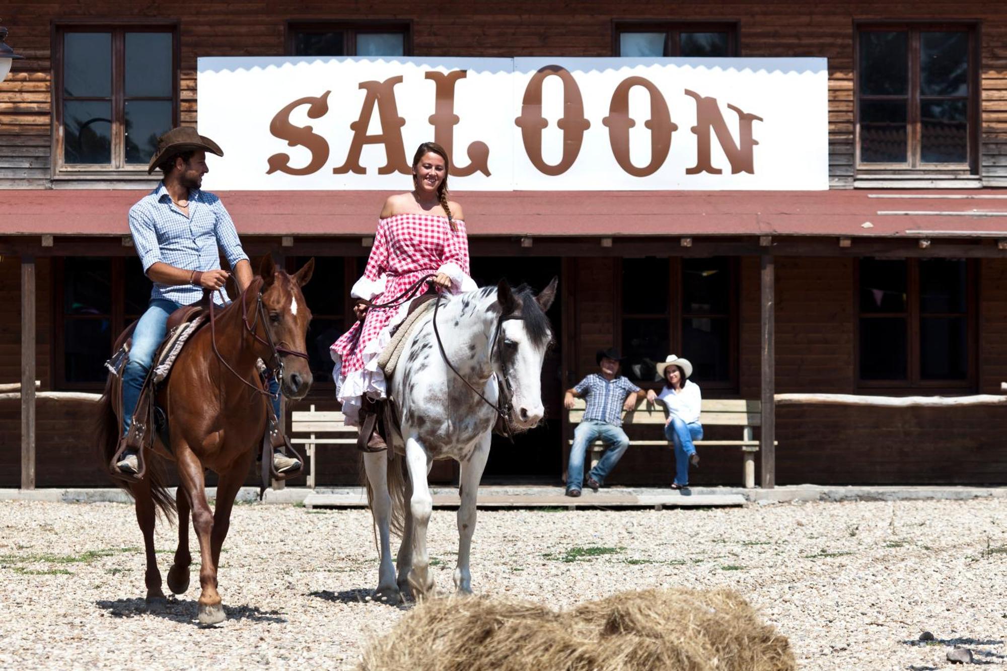 Horse Country Resort Congress & Spa - Hotel Ribot アルボレーア エクステリア 写真