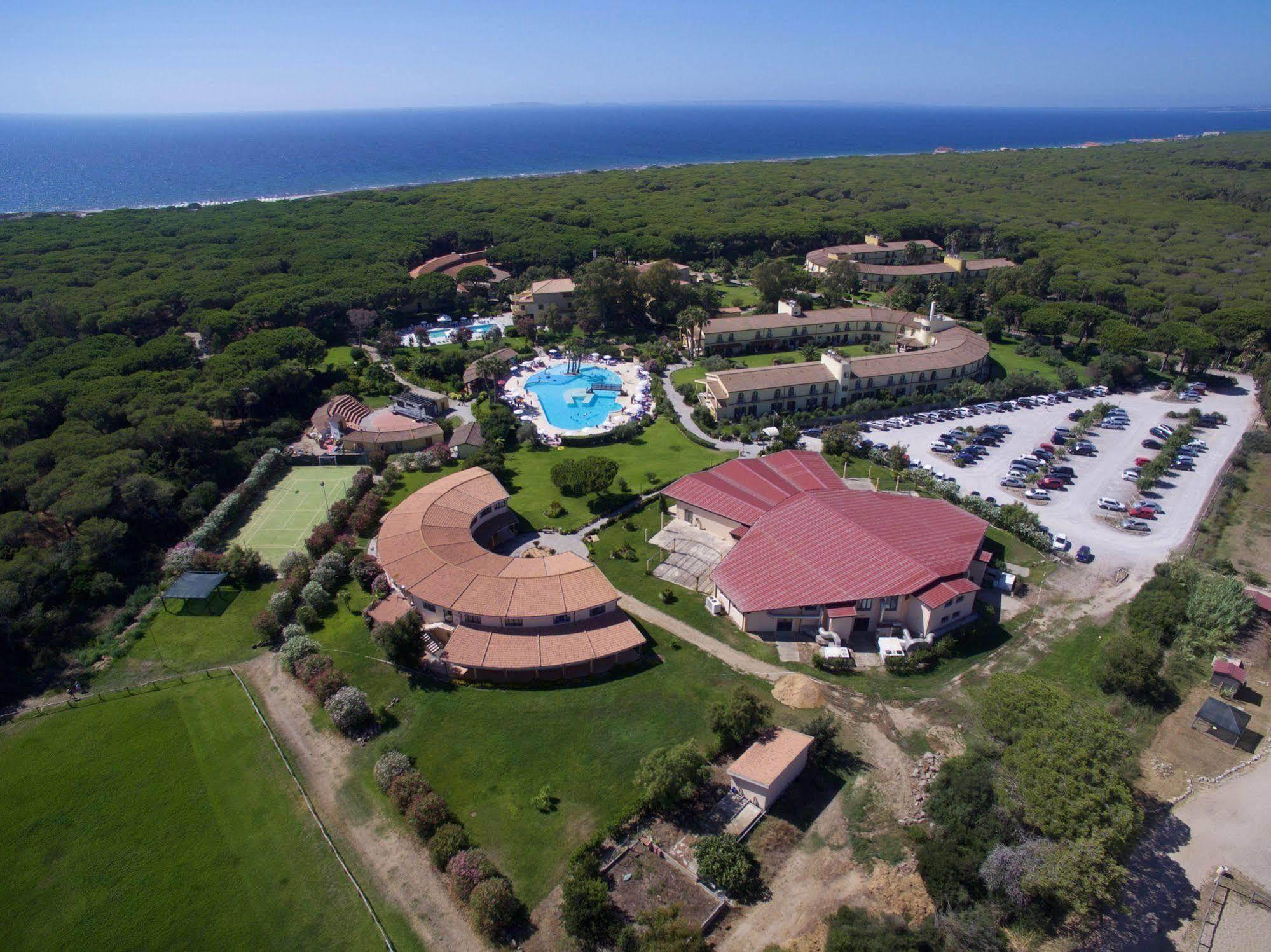 Horse Country Resort Congress & Spa - Hotel Ribot アルボレーア エクステリア 写真