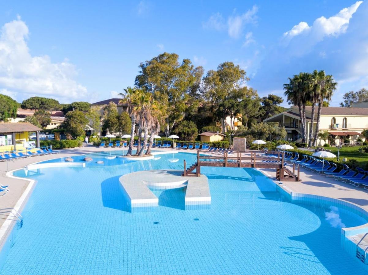 Horse Country Resort Congress & Spa - Hotel Ribot アルボレーア エクステリア 写真