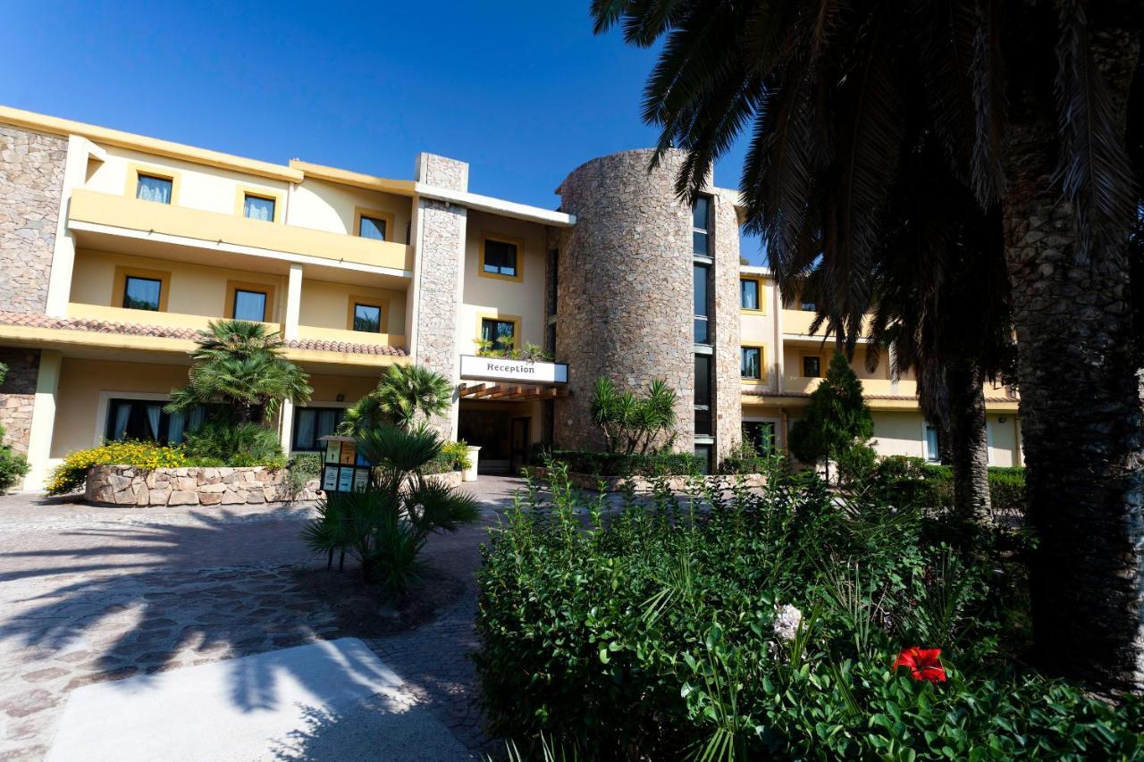 Horse Country Resort Congress & Spa - Hotel Ribot アルボレーア エクステリア 写真