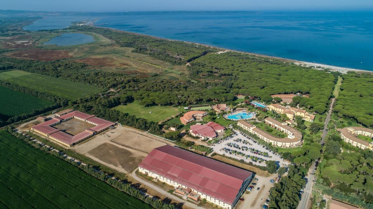 Horse Country Resort Congress & Spa - Hotel Ribot アルボレーア エクステリア 写真